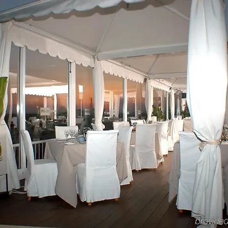 Center Hotell 4*