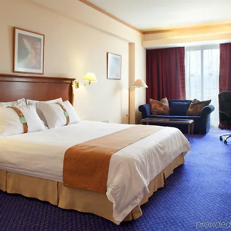 Center Hotel