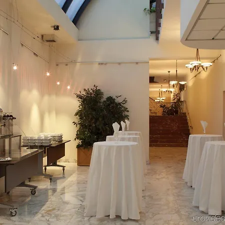 Hotel Center 4*